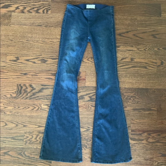 Free People Denim - Free People - Bell Bottom Flare pull on jeans.  Size 25.  Excellent condition.